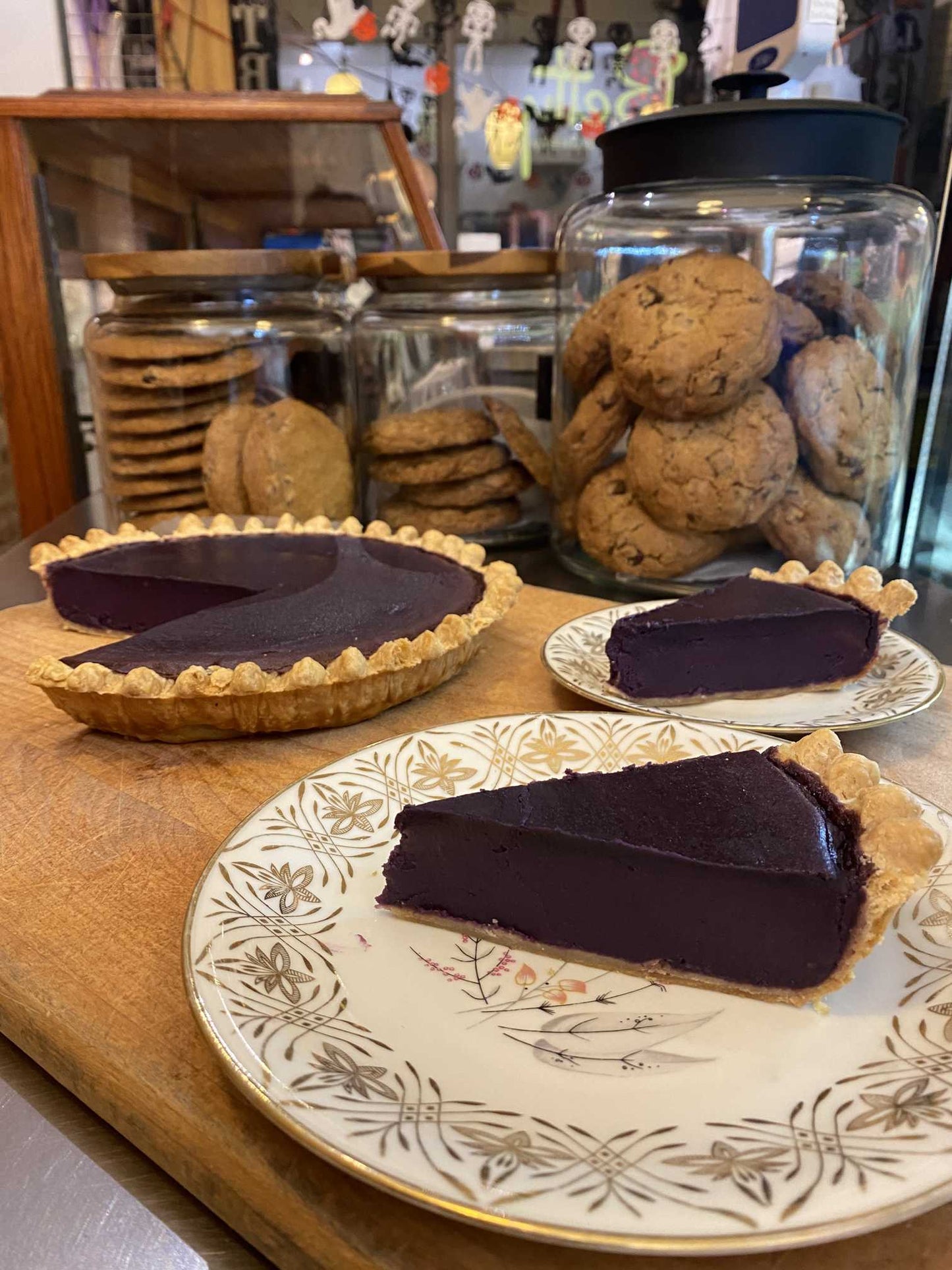 Violet Sweet Potato Pie -10"