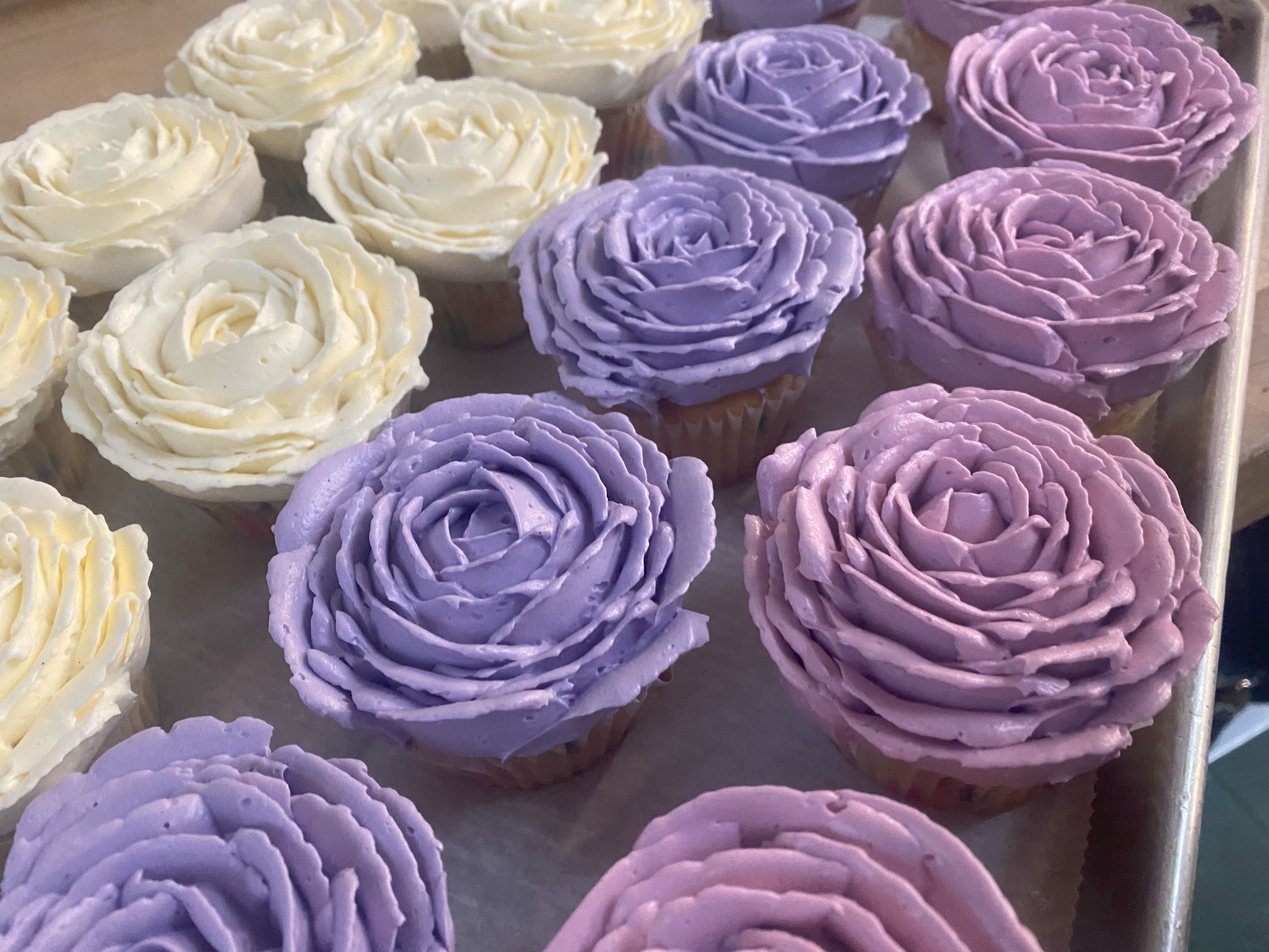 Flower Cupcakes – Betty Bakery